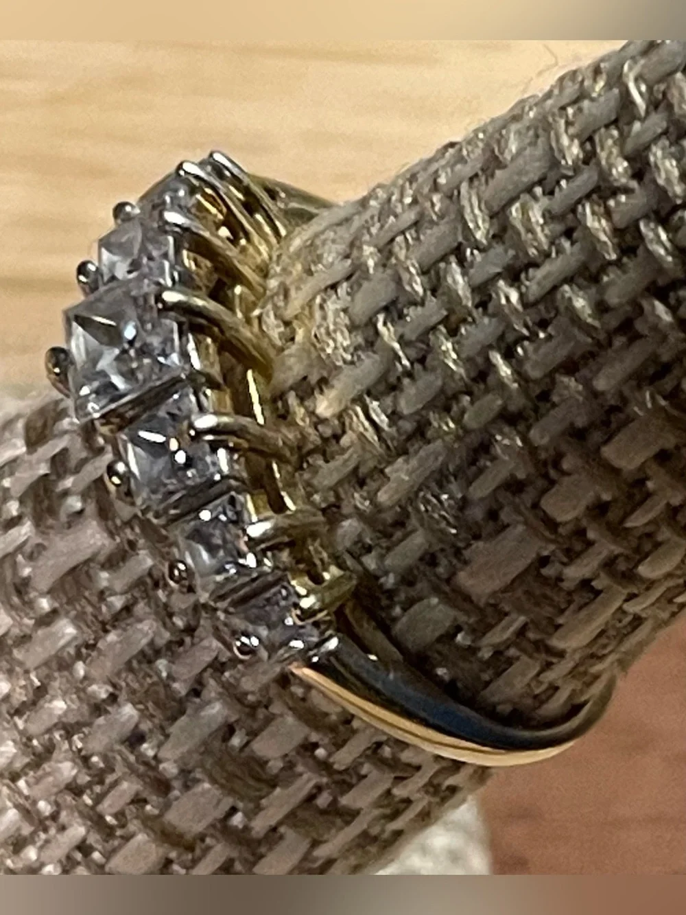 Stamped 10KT Yellow Gold and  7 stone CZ Princess cut ring. Size 7 stunning - Picture 8 of 16
